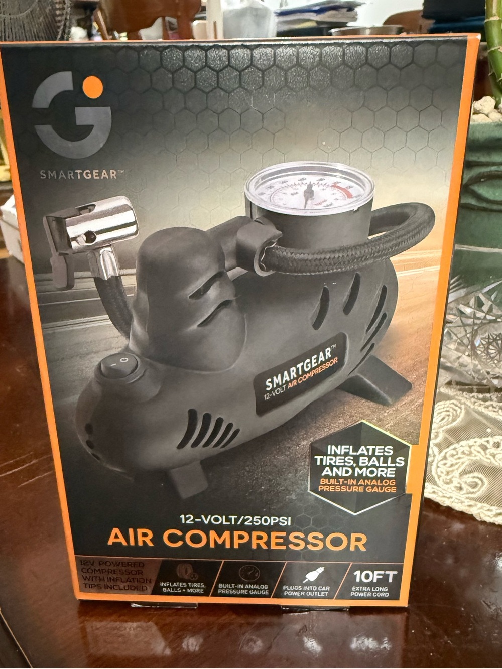 Black 12-Volt Air Compressor - 250 PSI
